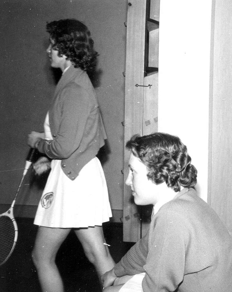 Margot und Renate Müller