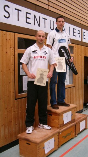 Auf dem zweiten Platz Stefan Neumann und auf dem ersten Platz Maurice Niesner