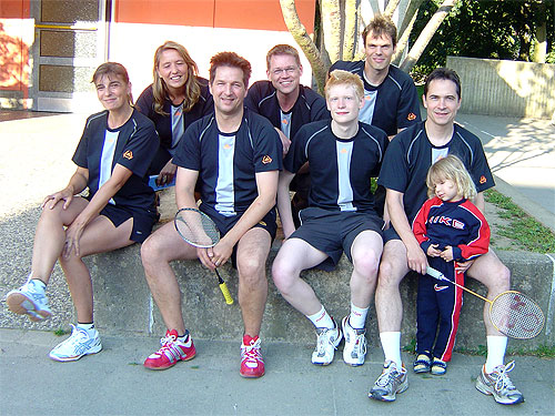 Unser Team in der Verbandsklasse BS (von links nach rechts): Heike Kohnke, Silke Hirdina, Stefan Jeske, Stefan Kohnke, Moritz Patzelt, Tobias Scheel, Ulrich Wuttke mit Maskottchen Luise