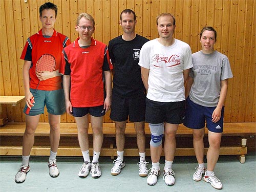 Unser Team in der Bezirksklasse 4 BS (von links nach rechts): Lars Enskonatus, Matthias Klein, Marcel Müller, Matthias Reindl, Daniela Sporleder; auf dem Foto fehlen Doris Dösselmann, Petra Jünschke