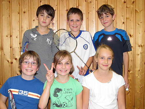 Unser Sch&uuml;ler Team 2 (bis zw&ouml;lf Jahre): Rene Matthias, Carlo Ostermann, Niklas Rapmund, Marlon Gerke, Hannah M&uuml;ller, Alicia Achilles. Es fehlt Jeldrik Himstedt