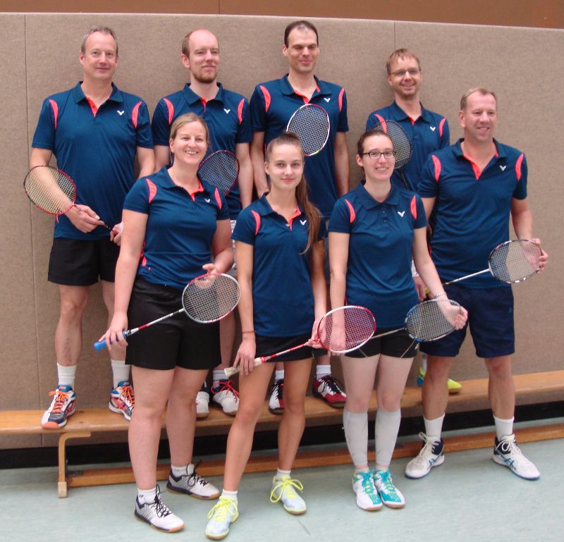 Unser Team in der Verbandsklasse BS: Von Links: Ingo Achilles, Astrid Oppermann, Bernd-Christian Hölscher, Hannah Müller, Tobias Scheel, Elisabeth Neumann, Daniel Müller, Heiko Bruns