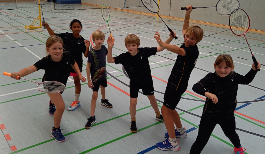 Unser Sch&uuml;ler-Team 1 in der Bezirksstaffel BS 2 (von links): Leah Walbaum, Thalir Kavinkumar, Bennet Bitter, Josa Emil Bitter, Milo Ebeling, Louisa Schwitalla (Es fehlt: Bade Cebeer)
